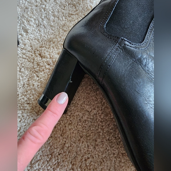 Tory Burch made in Brazil black leather size 9.5 M Chelsea heeled boots - Picture 10 of 16